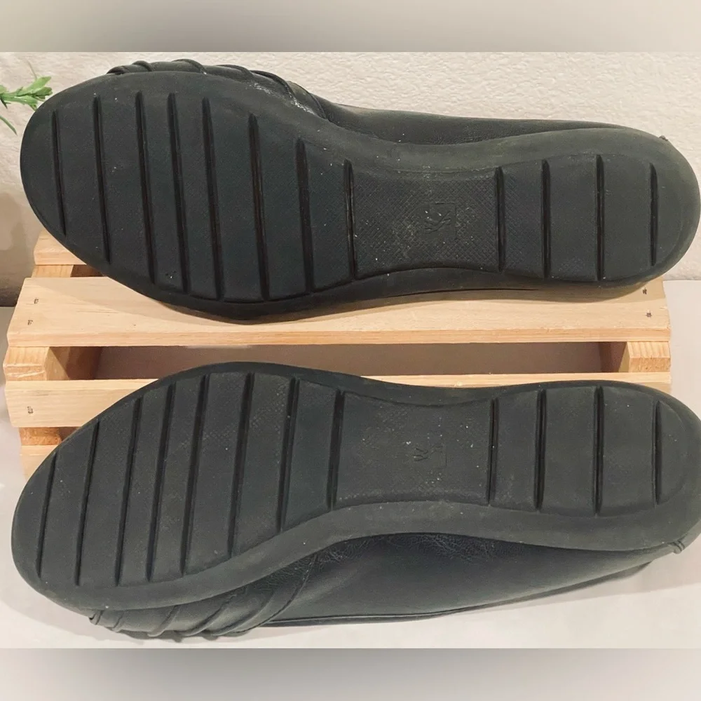 💥3/$50 White Mountain Black Vegan Leather Ballet Flats | Accent Band | EUC